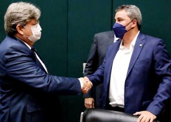 João rechaça possibilidade de reaproximação com Efraim e nega envio de interlocutores