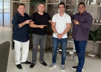 Bruno Roberto anuncia nome de Isaac Venerando, filho do pastor José Carlos de Lima, como 2º suplente ao Senado