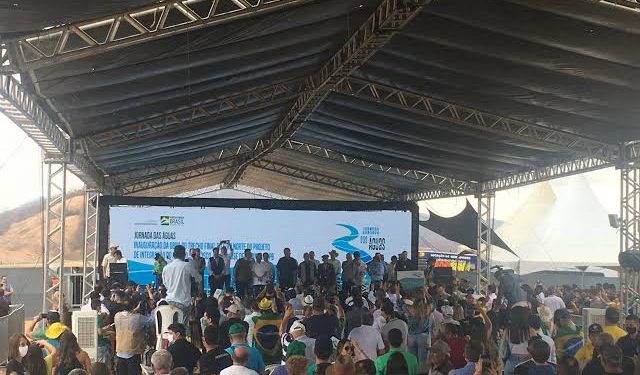 Adversários, Pedro e Nilvan dividem palanque com Bolsonaro na Paraíba