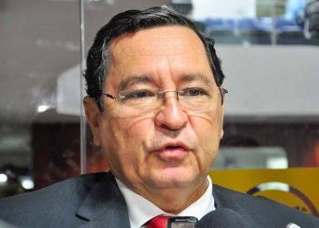 “Aguinaldo tem que dizer realmente se é ou não candidato a senador”, cobra Anísio Maia