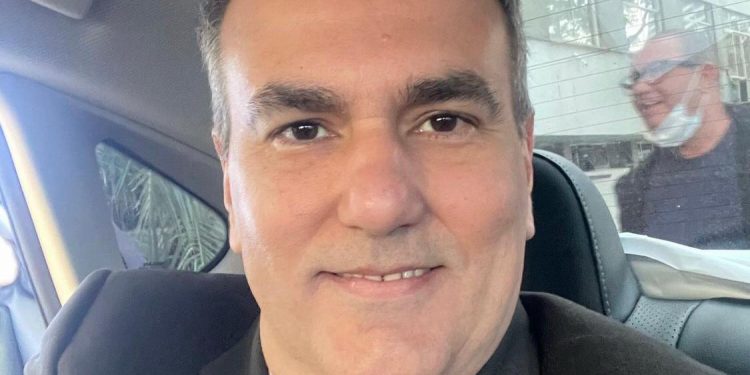 Isolado na disputa ao Senado, Sérgio Queiroz sonda aprovação de Daniella Ribeiro entre apoiadores