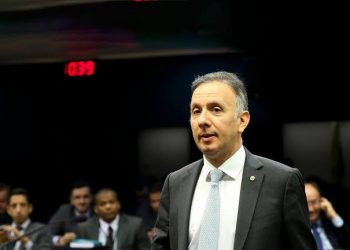 Bastidores: Aguinaldo deve mesmo recuar de pré-candidatura ao Senado