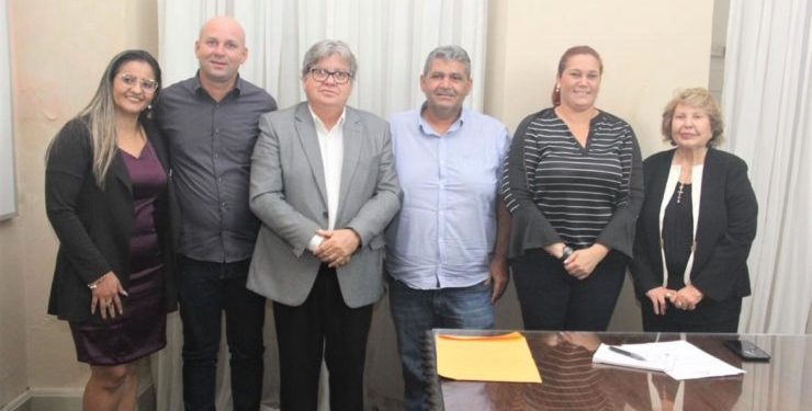 Prefeitos de Vista Serrana, Paulista e Riacho de Santo Antônio garantem apoio a João Azevêdo