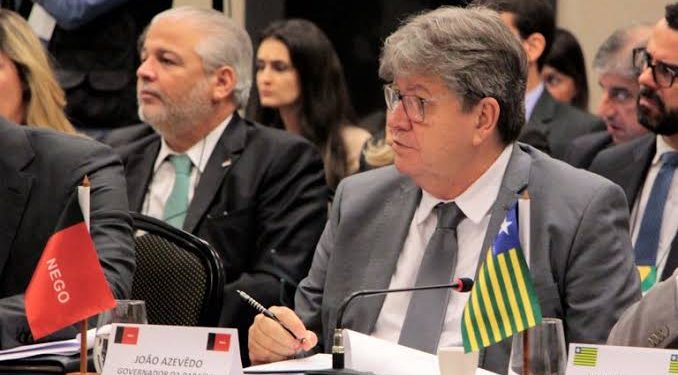 João Azevêdo e demais governadores vão à Brasília para tentar barrar teto do ICMS da energia e combustível