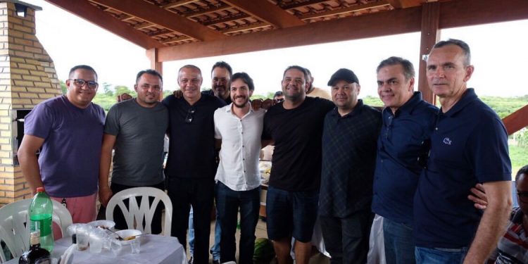 Em passagem pelo Sertão, Pedro recebe apoio das oposições em seis cidades