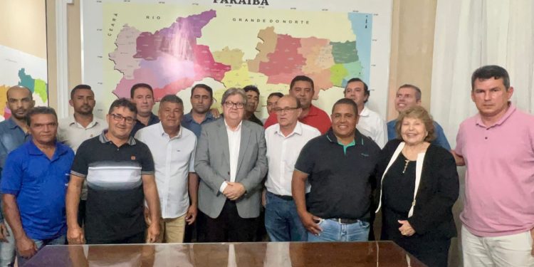 Prefeito do PSD e lideranças de Imaculada anunciam adesão coletiva à base de João Azevêdo