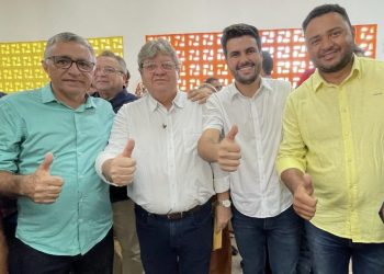 Prefeito do PTB ignora presidente estadual e anuncia apoio à reeleição de João Azevêdo