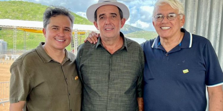 Em passagem por Itatuba, Efraim recebe o apoio do prefeito Josmar Lacerda