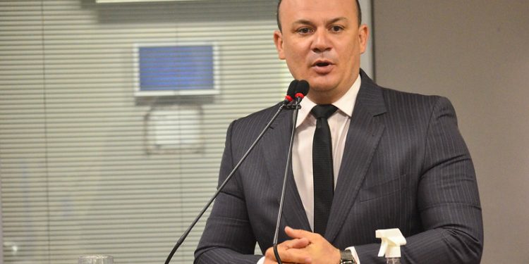 Cabo Gilberto é o pré-candidato a deputado federal mais citado em enquete realizada pelo Sistema Arapuan