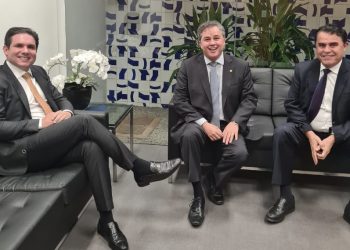 Em clima amistoso, Efraim se reúne com Hugo Motta e Wilson Santiago em Brasília: “Reina a paz aqui no Republicanos”