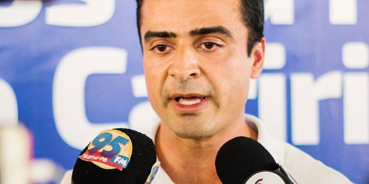 Bruno Roberto visita Pocinhos para verificar danos causados após rompimento de barragem e anuncia elaboração de relatório técnico