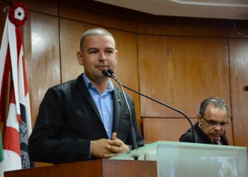 Em João Pessoa, pré-candidato a deputado estadual, Ruan Martins cobra mais ônibus rodando durante a noite