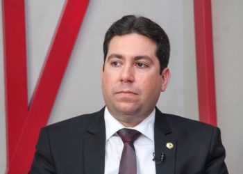 “Eu não descarto a possibilidade”, diz Felipe Leitão, sobre candidatura de Daniella ao Governo