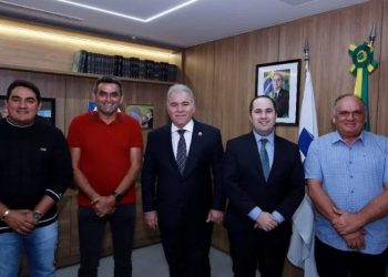 Queiroga é convidado pela Câmara para explicar atuação de filho na liberação de recursos