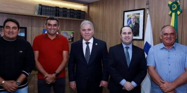 Queiroga é convidado pela Câmara para explicar atuação de filho na liberação de recursos