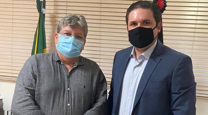 João revela que ainda não definiu se o candidato ao Senado em sua chapa será indicado pelo Republicanos