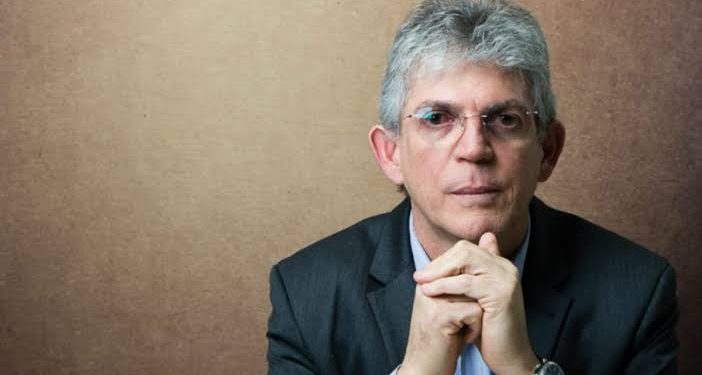 TCE aceita pedido de Ricardo Coutinho e parcelará multa de R$ 5 mil em 10 vezes