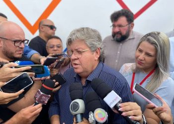 João Azevêdo comenta possível indicação de Lucas para vice: “Bom nome”