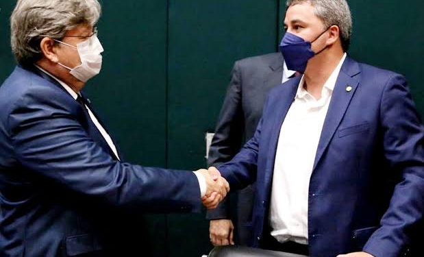 Bastidores: após anúncio de Aguinaldo, cresce tese de um possível retorno de Efraim a base de João