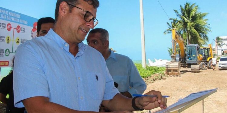 Após sofrer infarto, prefeito de Cabedelo segue internado