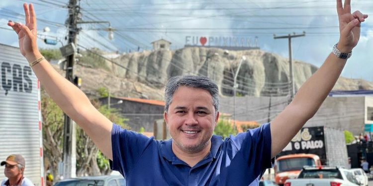 Efraim percorre municípios paraibanos durante festejos juninos: “Faço questão de ouvir as demandas e levar soluções”