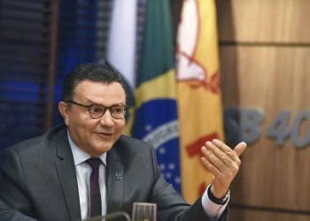 Após cobrar dívida de Veneziano, Siqueira aconselha o emedebista a procurar um novo senador: “Ricardo está inelegível”