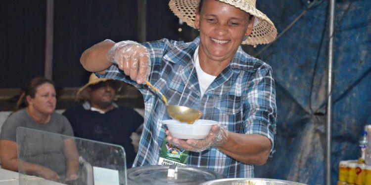 São João de Santa Rita aquece comércio e gera emprego e renda no município