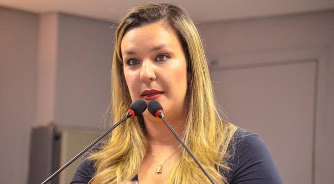 Criminosos se passam por deputada para tentar aplicar golpes no WhatsApp