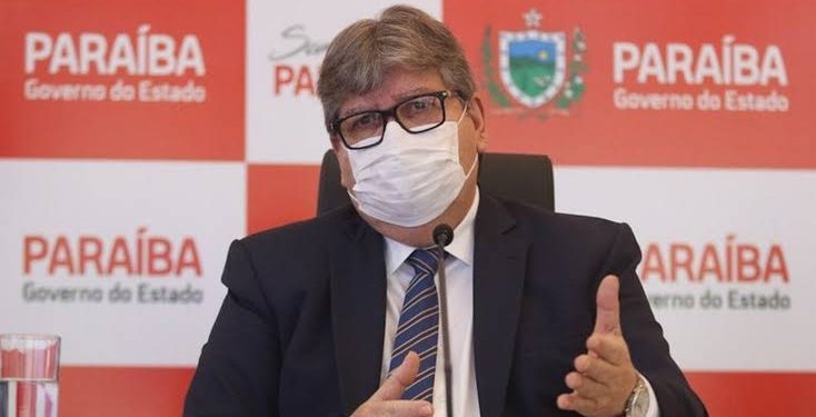 João Azevêdo aguarda indicação de nomes pelo PP para definir vice de sua chapa