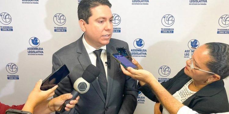 Felipe Leitão afirma que o PSD deverá anunciar apoio a João Azevêdo nos próximos dias
