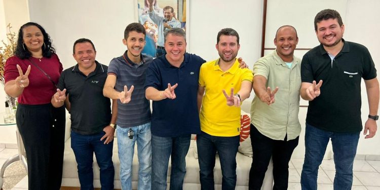 Em Salgadinho, vereadores e lideranças oficializam apoio a Efraim e Michel Henrique