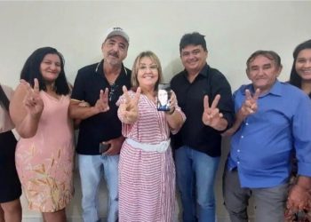 Prefeita de São José do Brejo do Cruz e todo o seu grupo político anunciam apoio a Efraim para o Senado