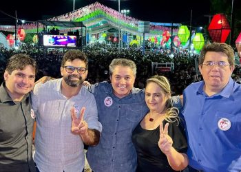 Efraim prestigia evento ao lado de Dr. Jarques em São Bento e afasta especulações