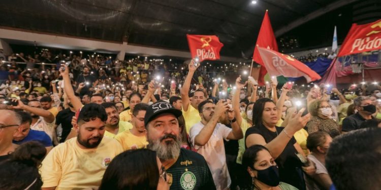 Plenária do PSB reúne representantes de 12 partidos e milhares de lideranças na Capital
