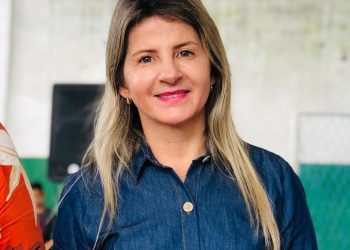 Em Bayeux, multidão pede saída de secretária de Saúde durante votação na Câmara