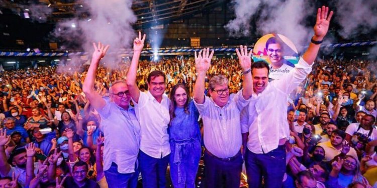 Mersinho reúne multidão na Capital e oficializa pré-candidatura à Câmara Federal