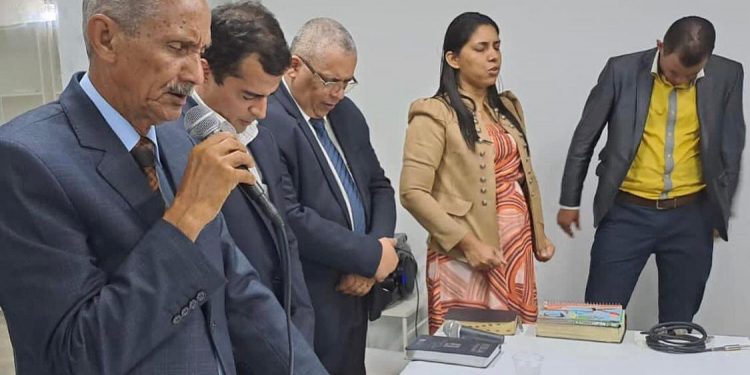 Bruno Roberto participa de momento de louvor ao lado do pastor José Carlos: “Renovamos as orações contra a covardia de nossos inimigos”