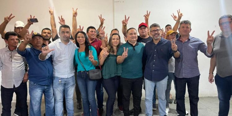 Leonardo Gadelha recebe apoio de todo grupo de oposição no município de Bernardino Batista