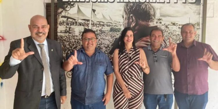 PT, PV e PCdoB divergem sobre apoio a governador e senador na PB e questão será decidida em Brasília