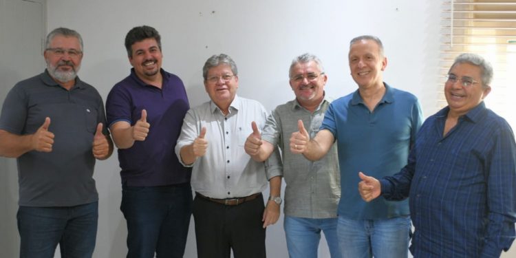 Após articulação de Aguinaldo, prefeito do PSDB e todo o seu grupo político declaram apoio a João Azevêdo
