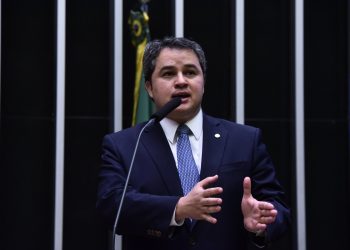Efraim vota pela derrubada dos vetos das leis Aldir Blanc 2 e Paulo Gustavo