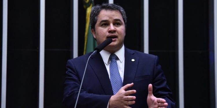 Efraim vota pela derrubada dos vetos das leis Aldir Blanc 2 e Paulo Gustavo