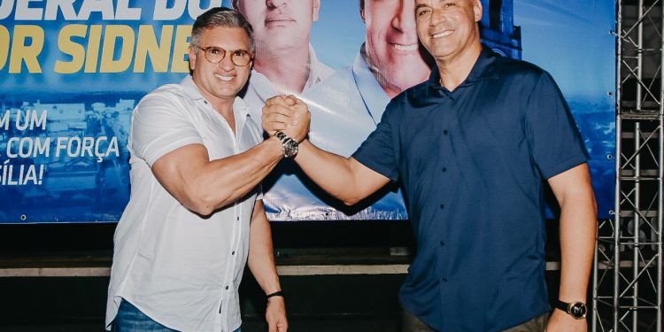 Diante de multidão, prefeito de Sapé e todo seu grupo político anunciam apoio à reeleição de Julian Lemos