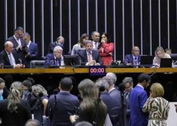 Câmara aprova em 1º turno texto-base da PEC do Estado de Emergência; apenas um deputado paraibano votou contra
