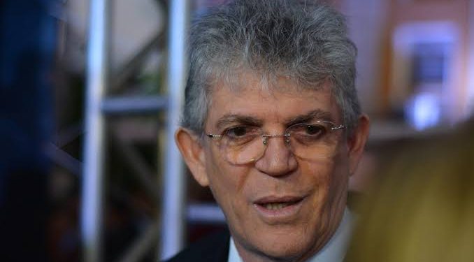 Nomes de Ricardo Coutinho e Estela constam em lista enviada pelo TCE ao TRE sobre gestores com contas rejeitadas