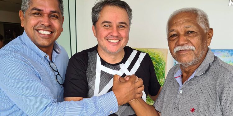 Efraim anuncia adesões do vereador Emanno e do ex-vereador João dos Santos