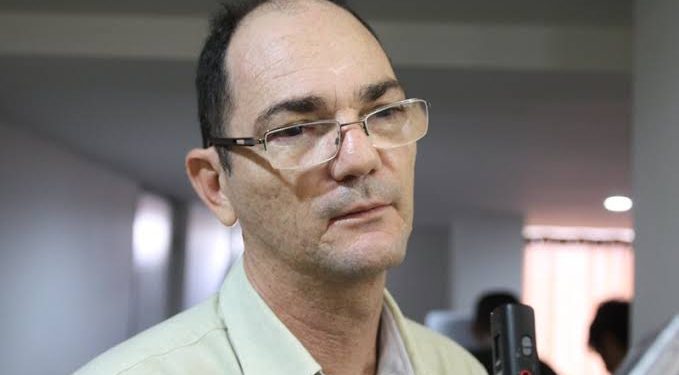 Justiça determina retirada da tornozeleira eletrônica e medidas cautelares do irmão de Ricardo Coutinho