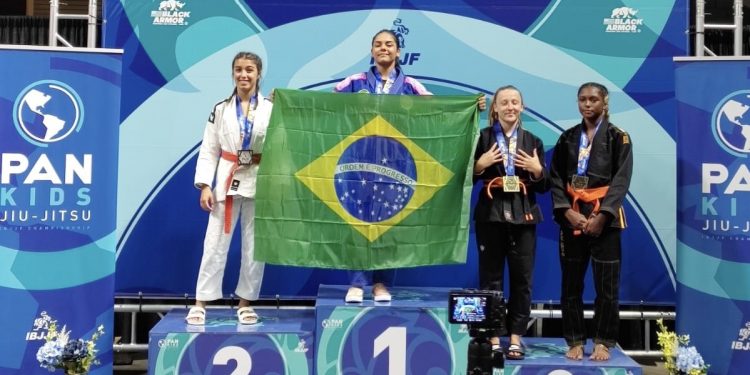 Paraibana Amanda Camilly ganha medalha de ouro no Pan Kids de Jiu-jitsu nos EUA