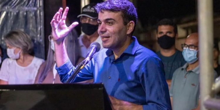 Vereador de Cuité declara apoio a João Azevêdo pela manhã e à tarde anuncia apoio a Ricardo Coutinho, seu principal adversário