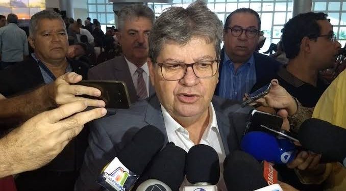 João classifica como “grande mentira” que sua gestão não investiu no São João de CG